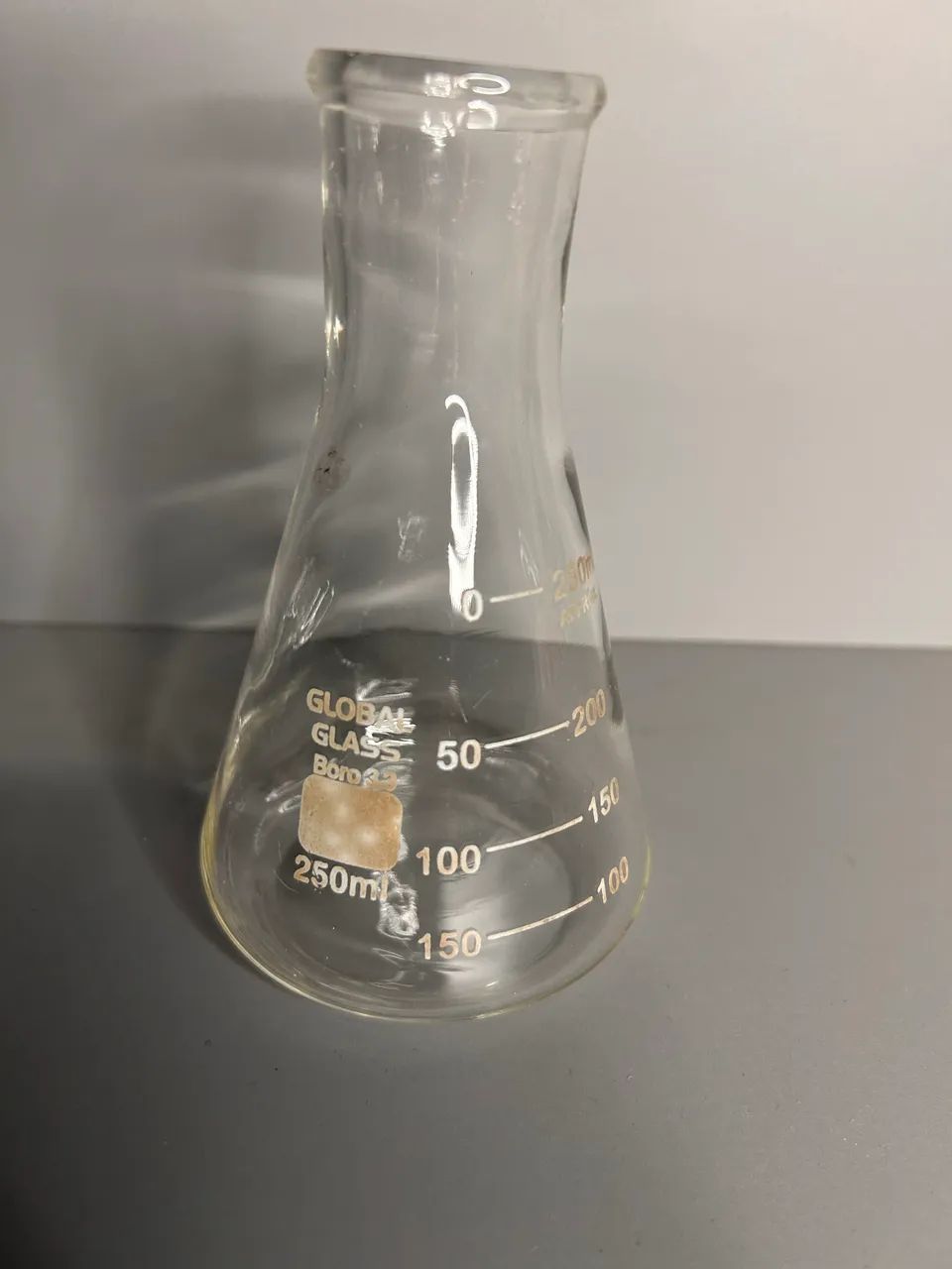 Frasco Erlenmeyer graduado vidro de 250ml - Foto 3
