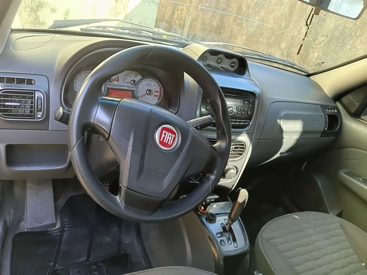 Fiat Palio Week. Adv. Dualogic 1.8 Flex 2014 - Foto 4