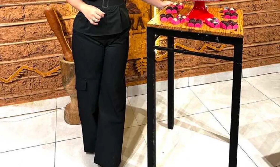 Calça preta  - Foto 2