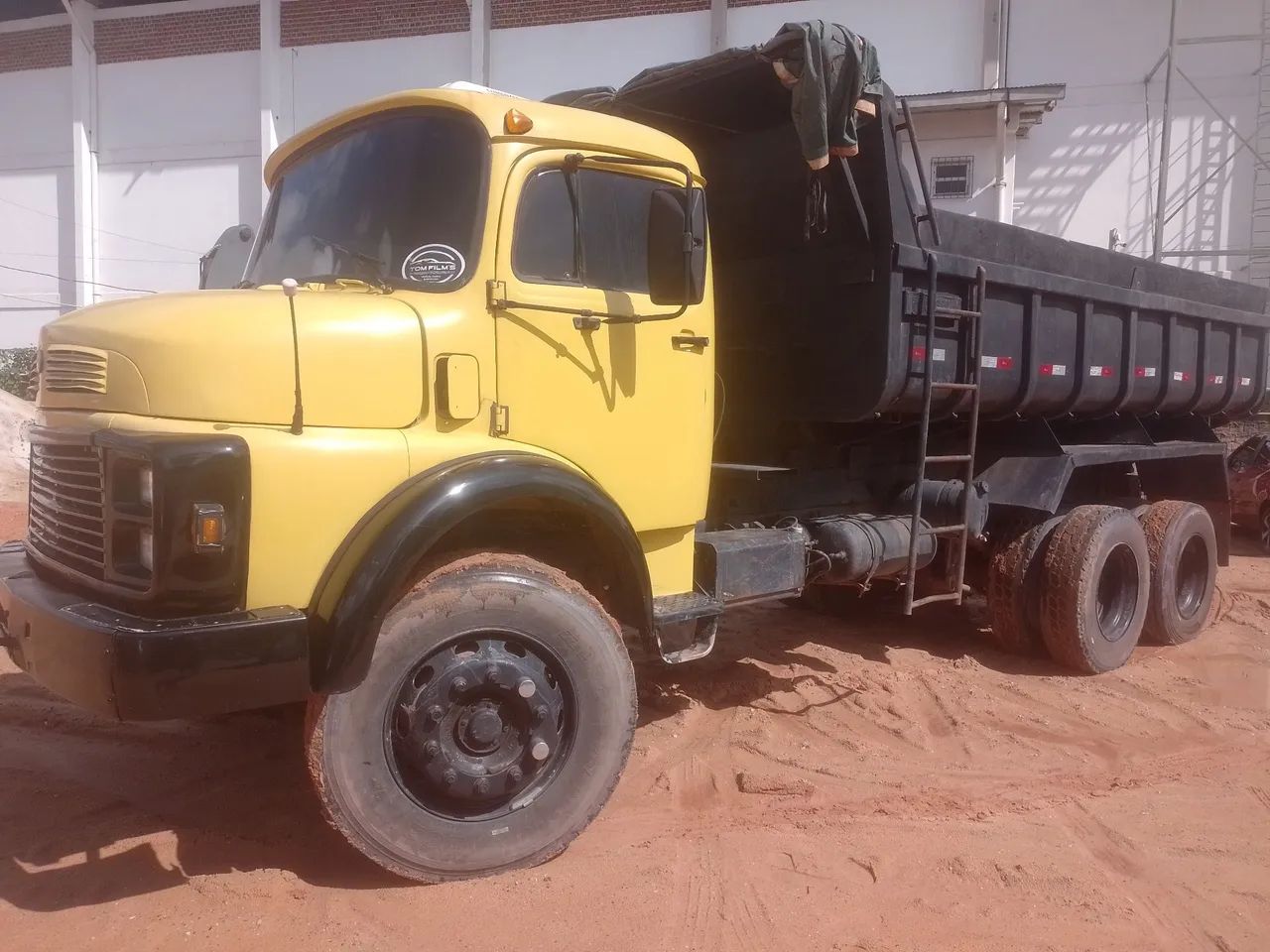 CAMINHÃO BASCULANTE MB 2214 - Foto 2