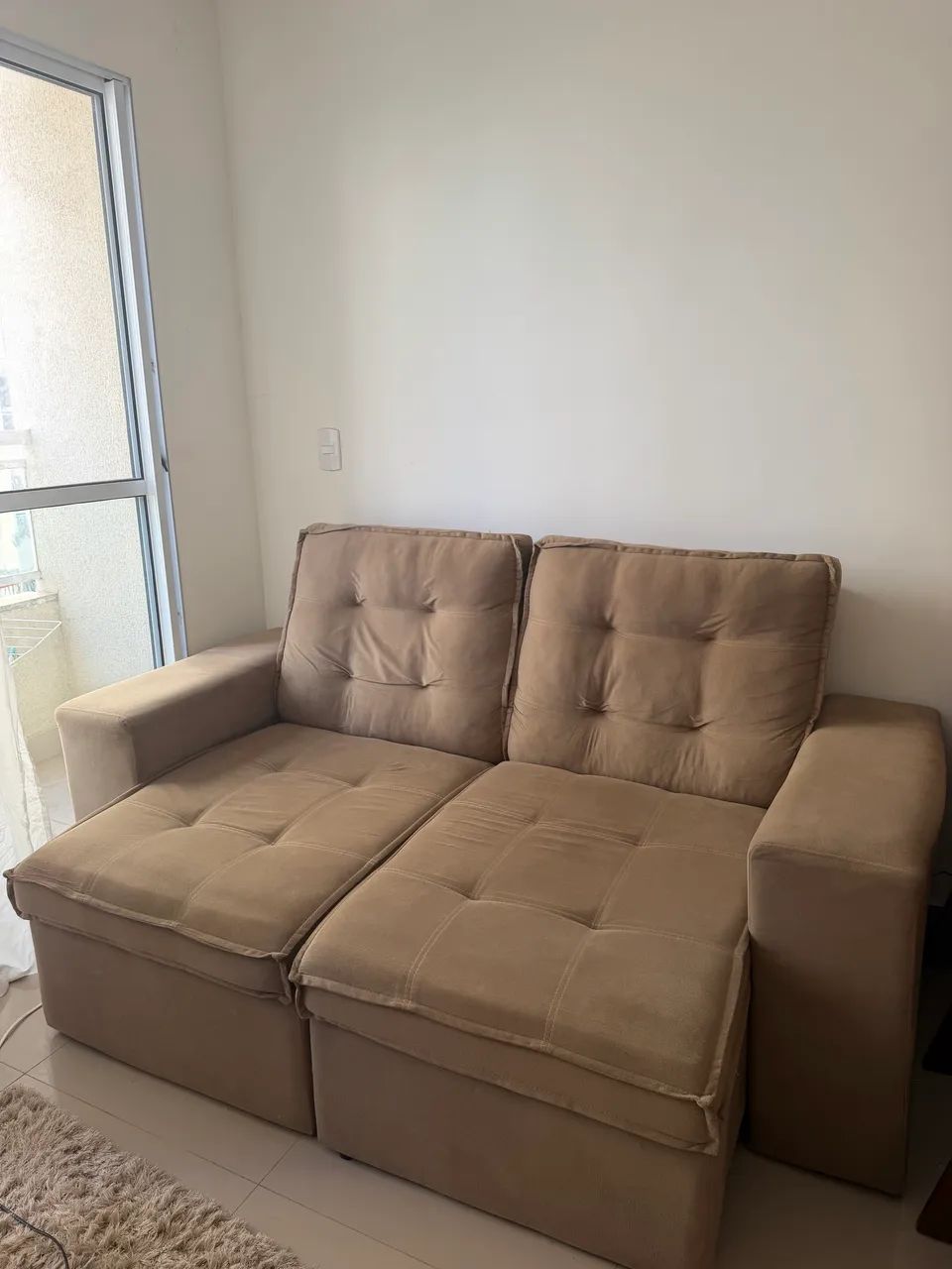 Sofá 3 lugares bege