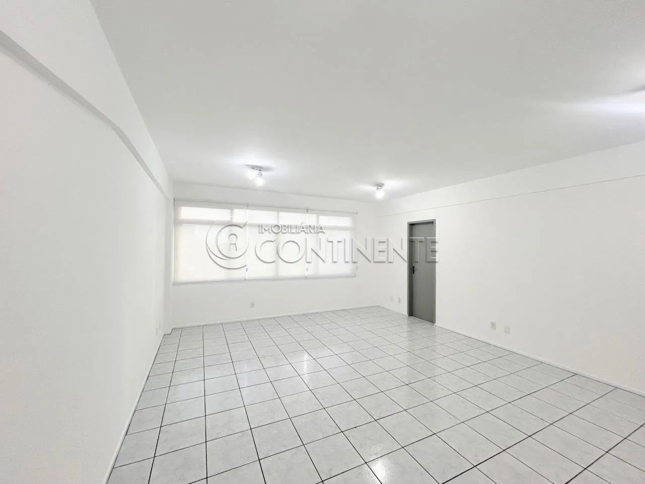 SALA - COMERCIAL- A VENDA- NO ESTREITO - Foto 2