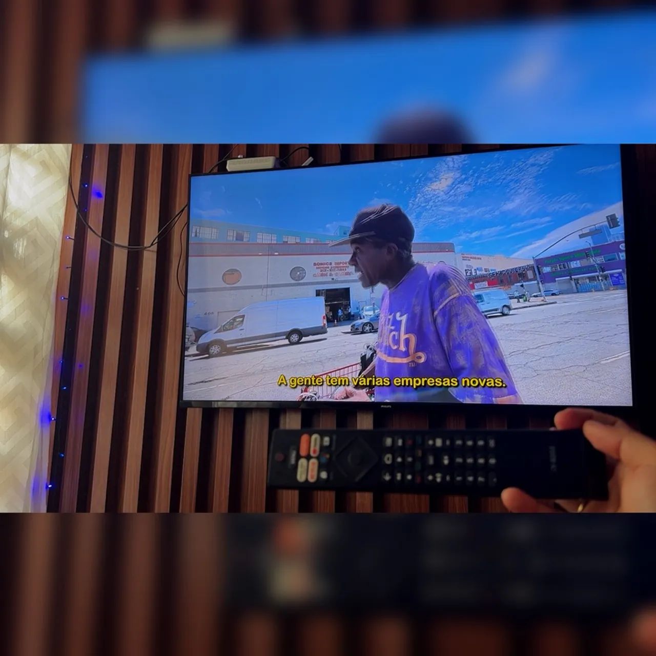 Tv Philips 55 polegadas androide 4K - Foto 2