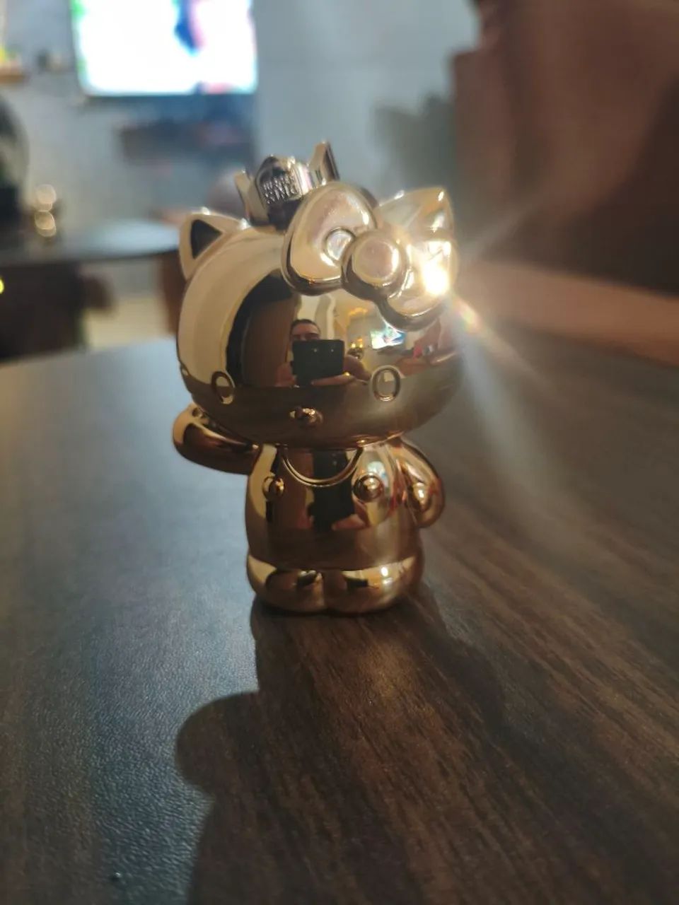 Hello Kitty Dourada