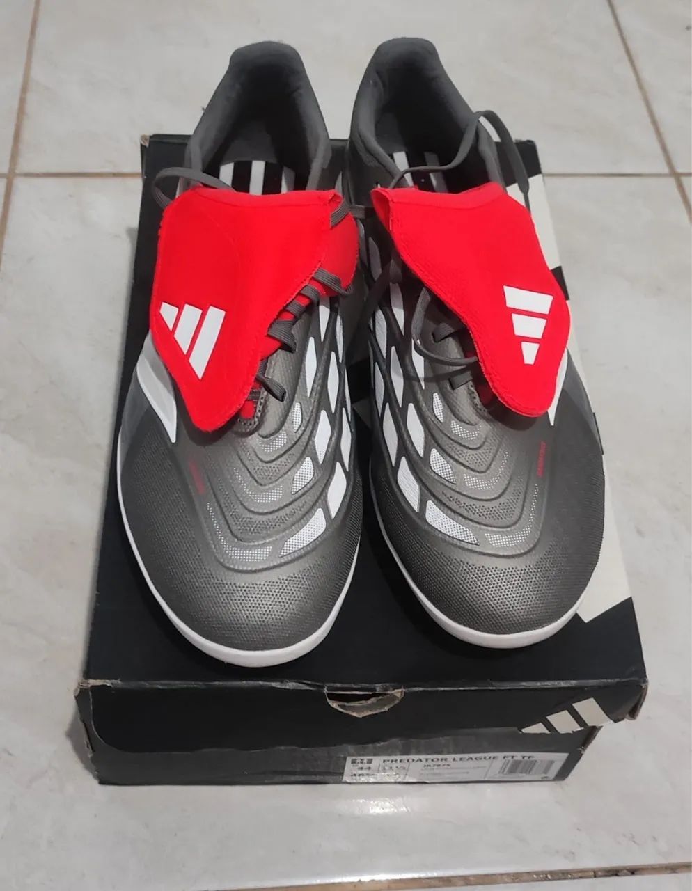 Chuteira Adidas Predator League FT TF Society - Foto 2