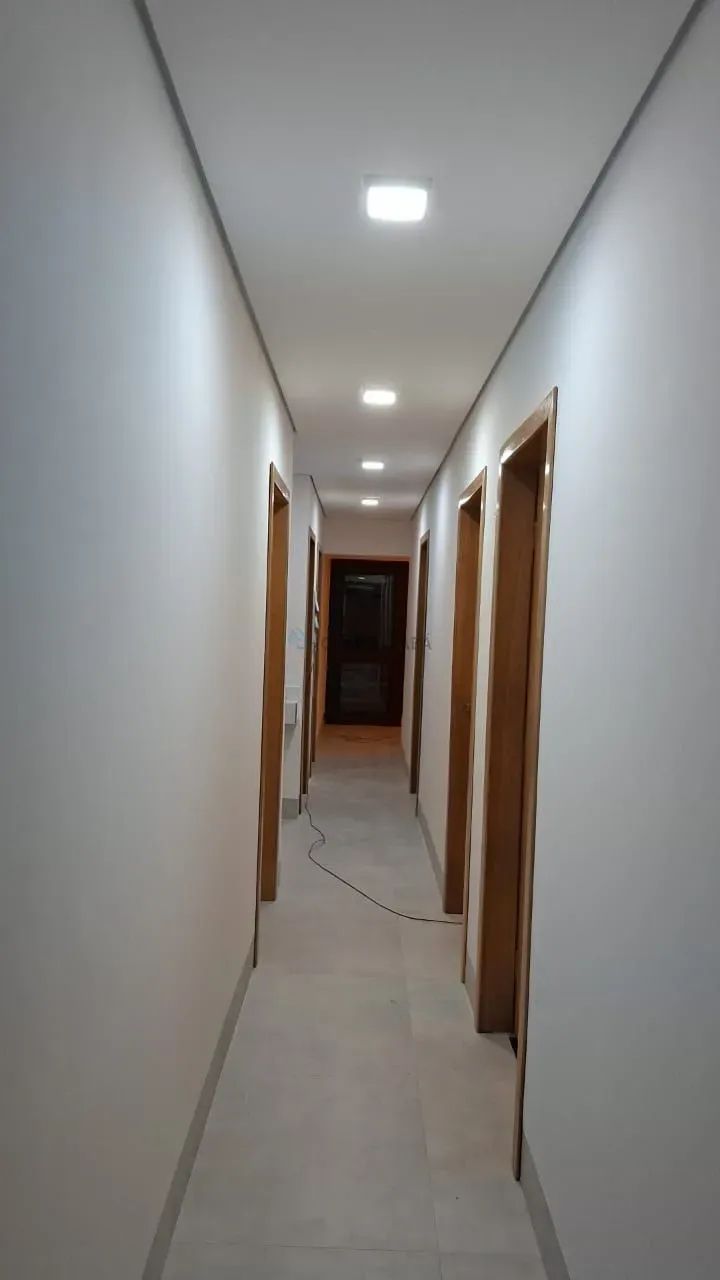 ALUGO!!! Um imóvel comercial de 216 M² de área construída com excelente localiza - Foto 3
