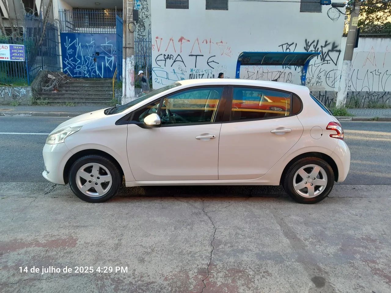 Peugeot 208 Active/active Pack 1.5 Flex 8V 5P 2014