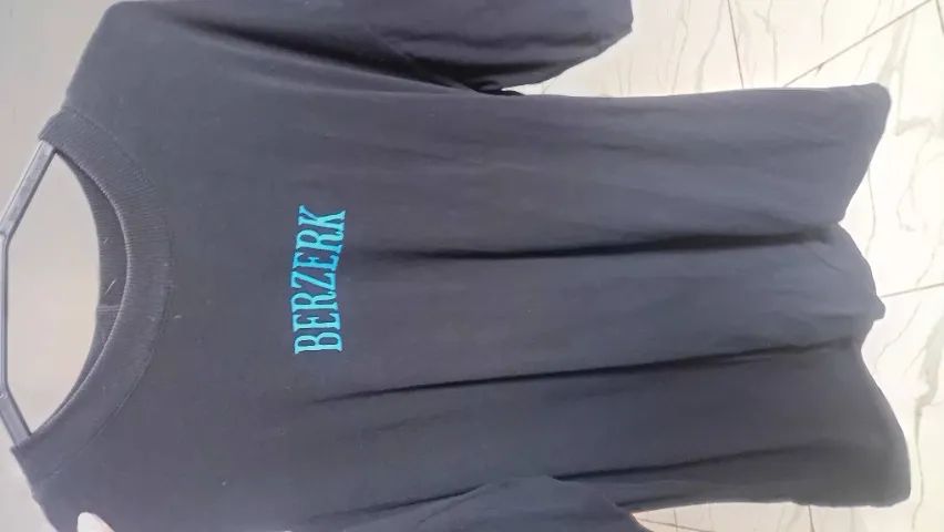3 camisas da berzerk - Foto 3