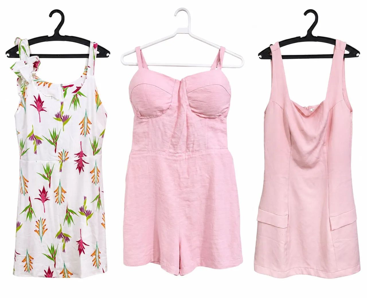 Vestido semi novos, vendo separadamente também, cada um por 42,000