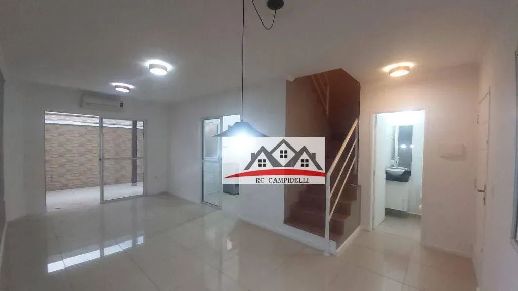 Casa em condomínio com 3 dormitórios - Chácara Primavera/ Campinas com 02 vagas cobertas