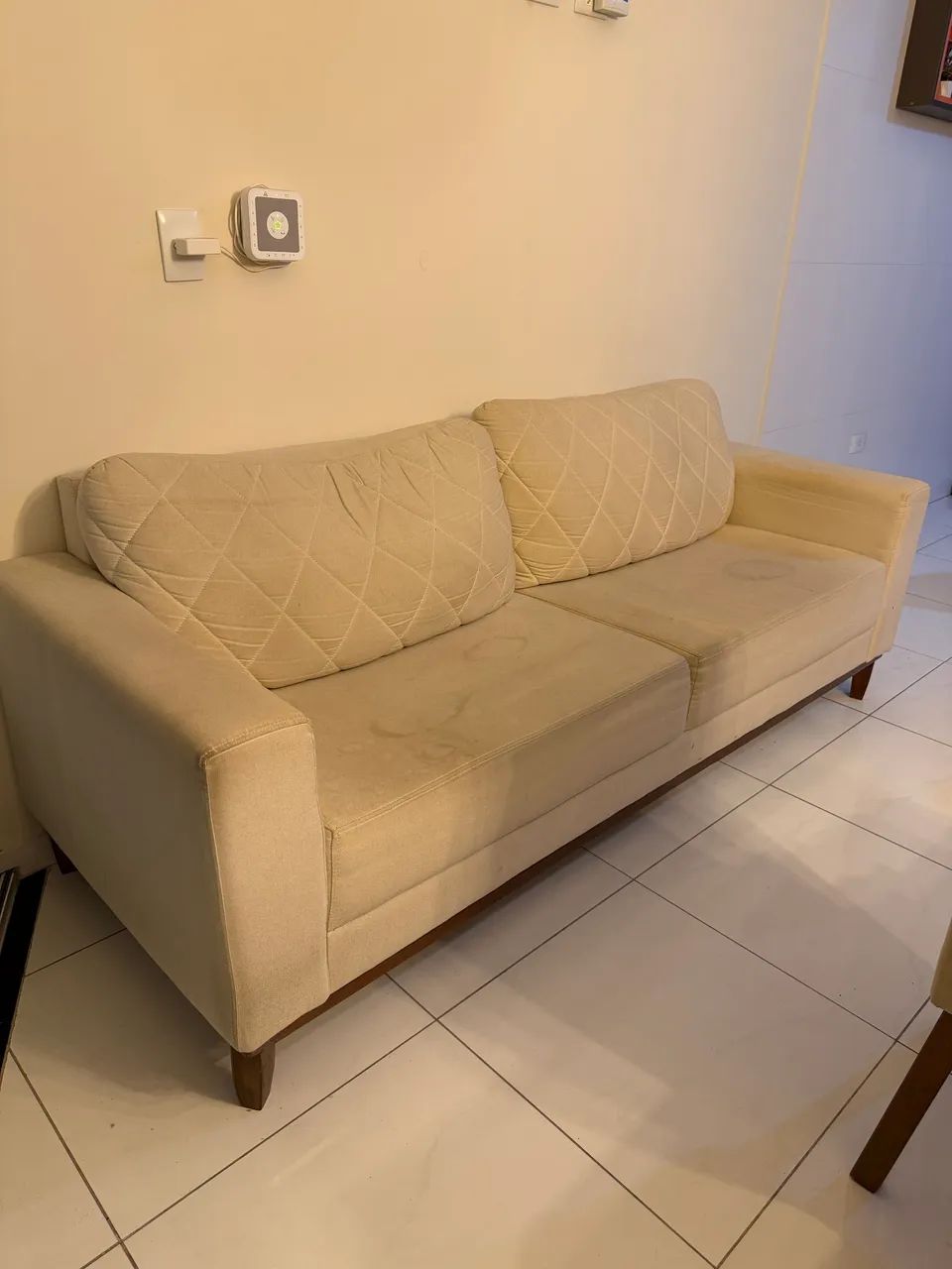 Sofá 2,10m bege tipo linho - Foto 3