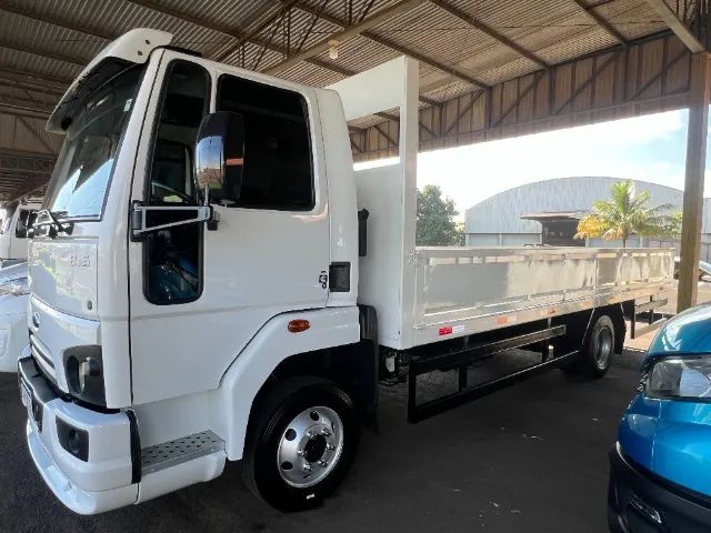 Ford Cargo 816 S 2019 - Foto 2