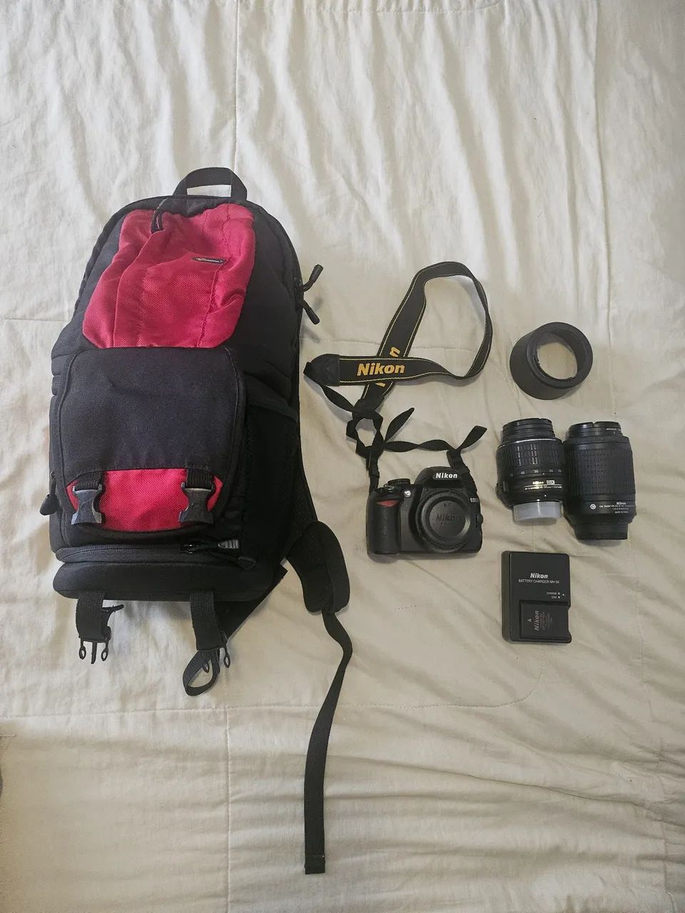 Câmera Nikon D3100 e acessórios 