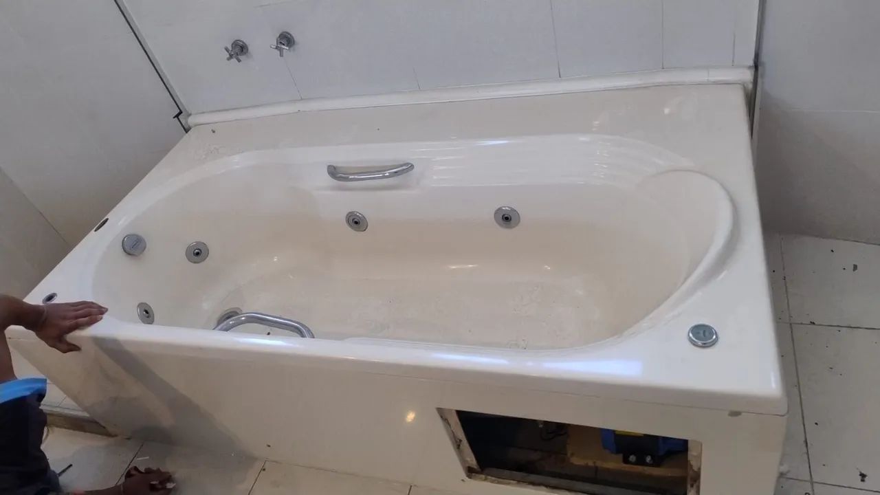 Hydrotherapy Bathtub