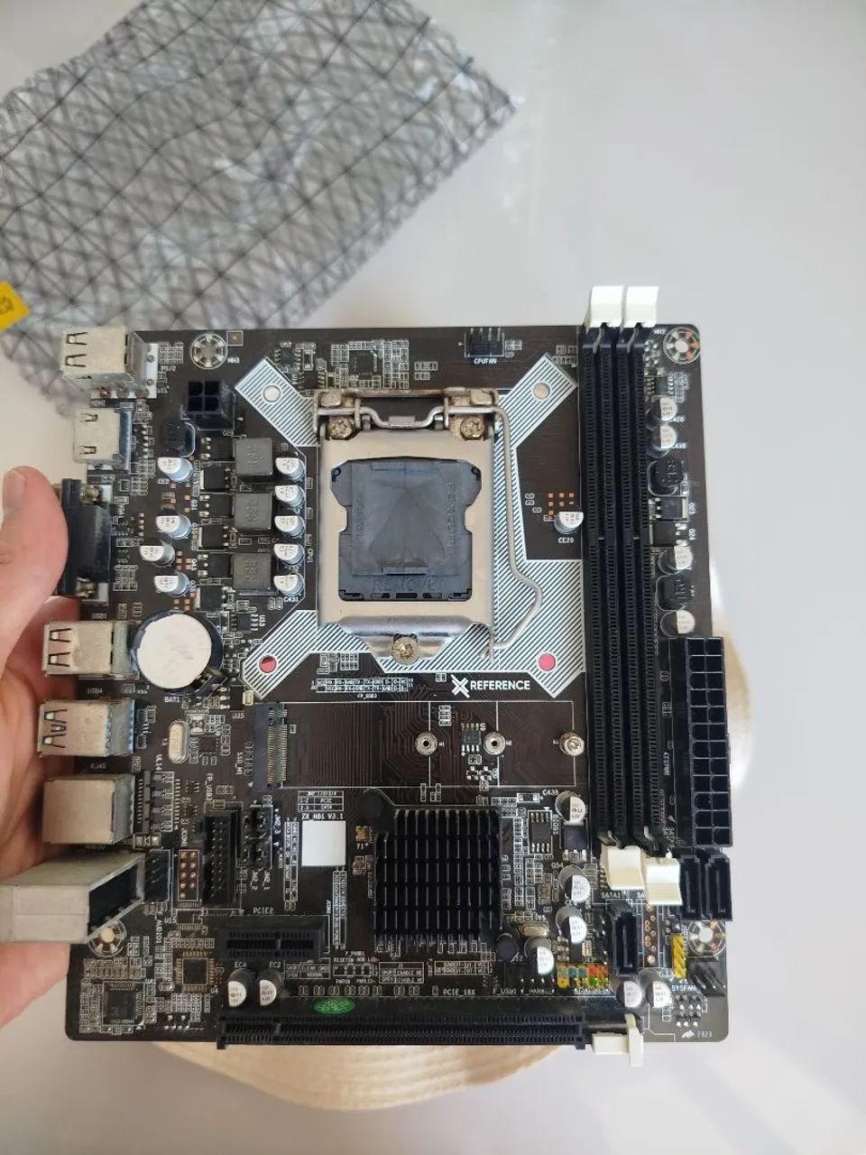 Placa Mãe H81 Com Defeito - Foto 2