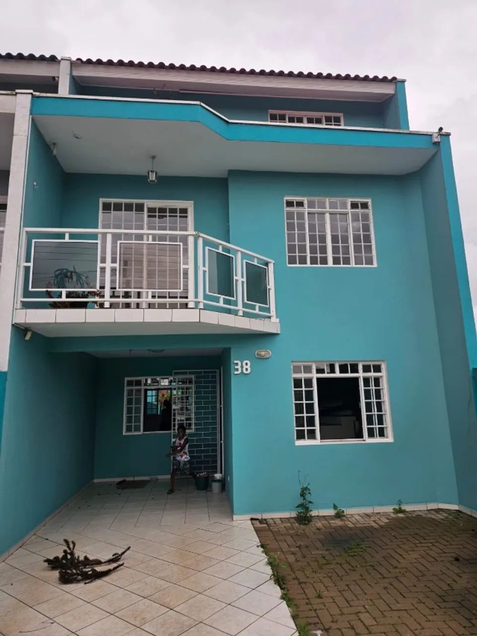 Ótimo sobrado triplex com 4 quartos próximo ao aeroporto em SJP