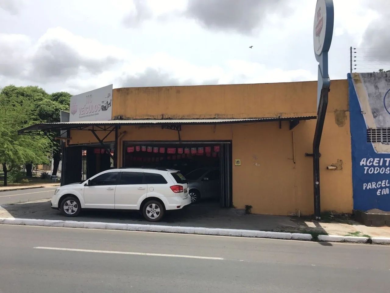 SANTA CLARA ALUGA PONTO COMERCIAL 