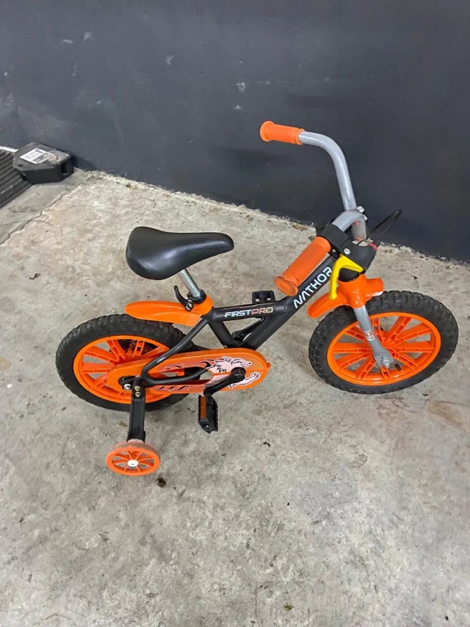 Bike  Infantil First Pro com Rodinhas - Conservada - Foto 2