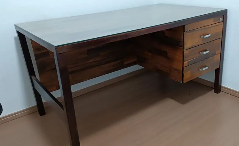 Escrivaninha Design Diplomata Anos 70 - Relíquia em Jacarandá (item de colecionador) - Foto 2