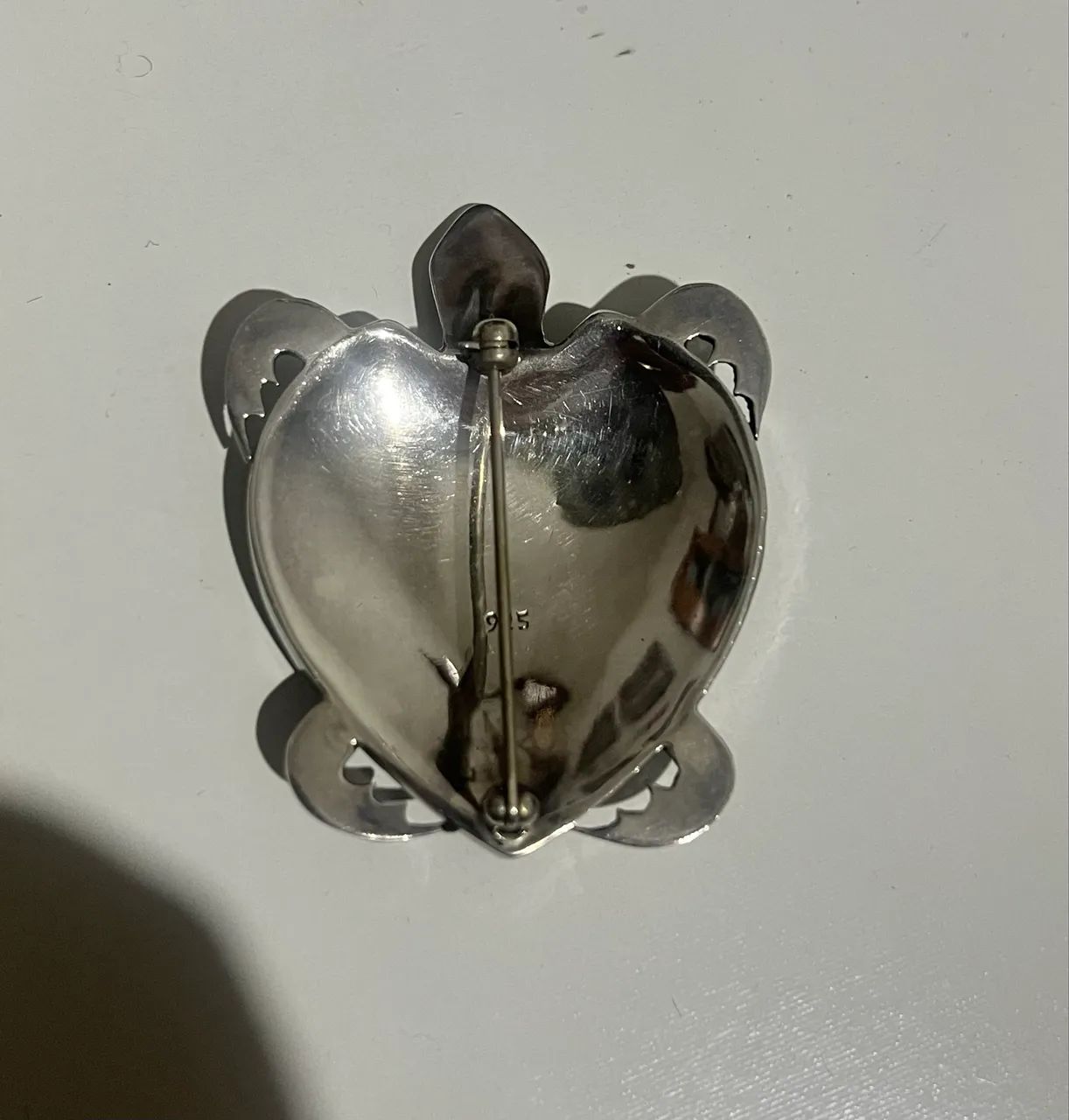 BROCHE TARTARUGA EM PRATA 925 E ABALONE MEDINDO 5X3.5 CENTÍMETROS  - Foto 2