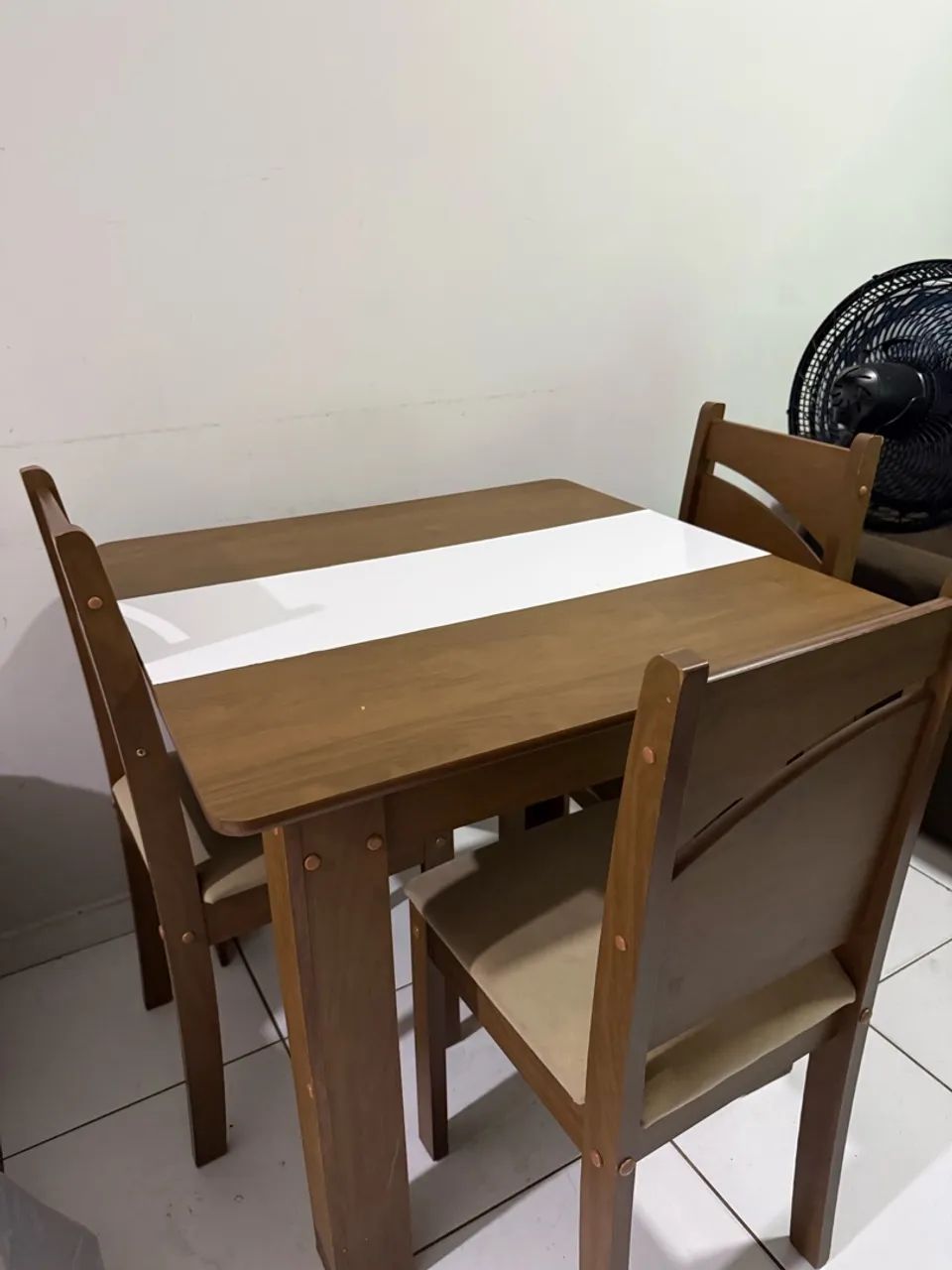 Mesa de jantar 4 lugares