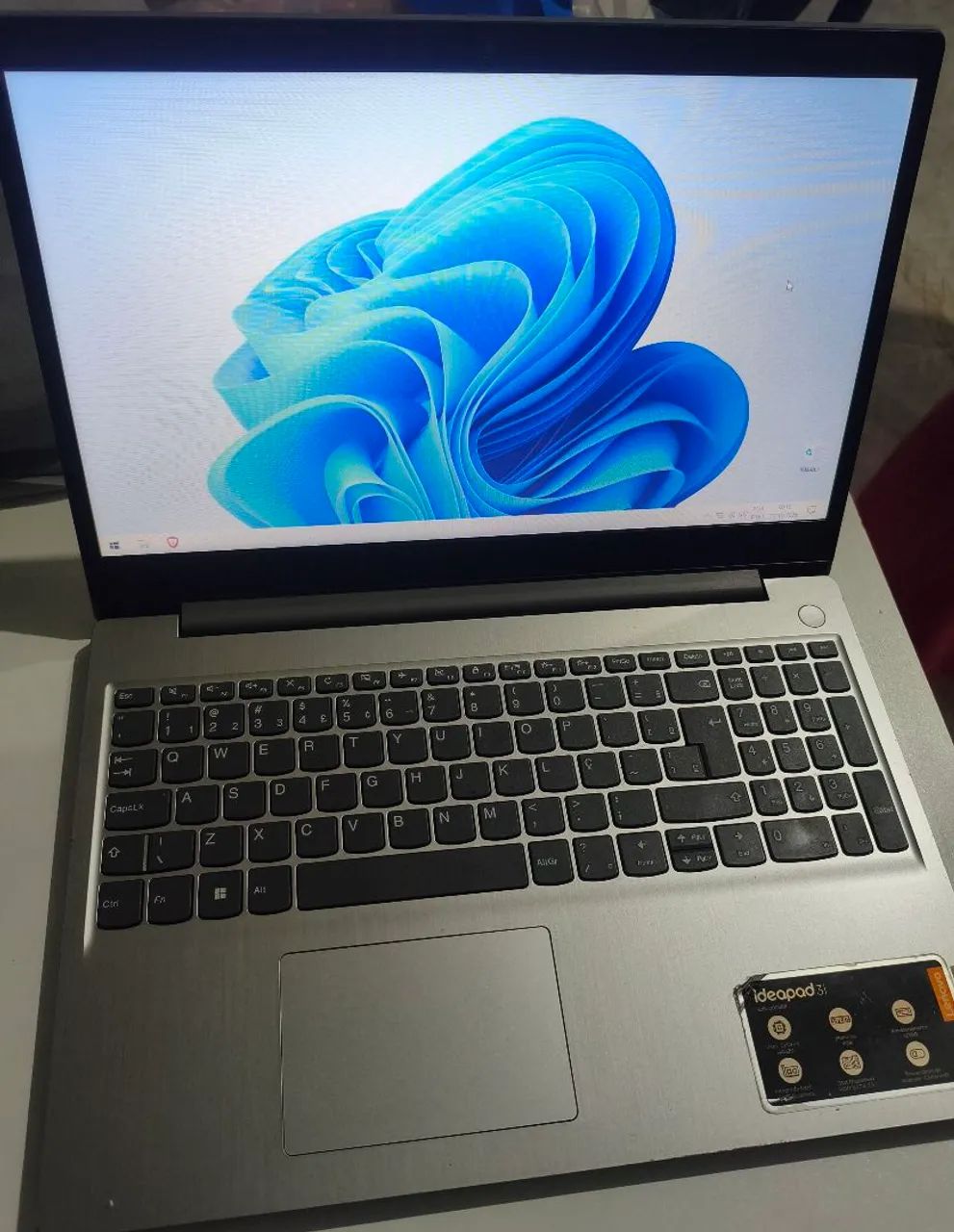 Lenovo ideapad 3i