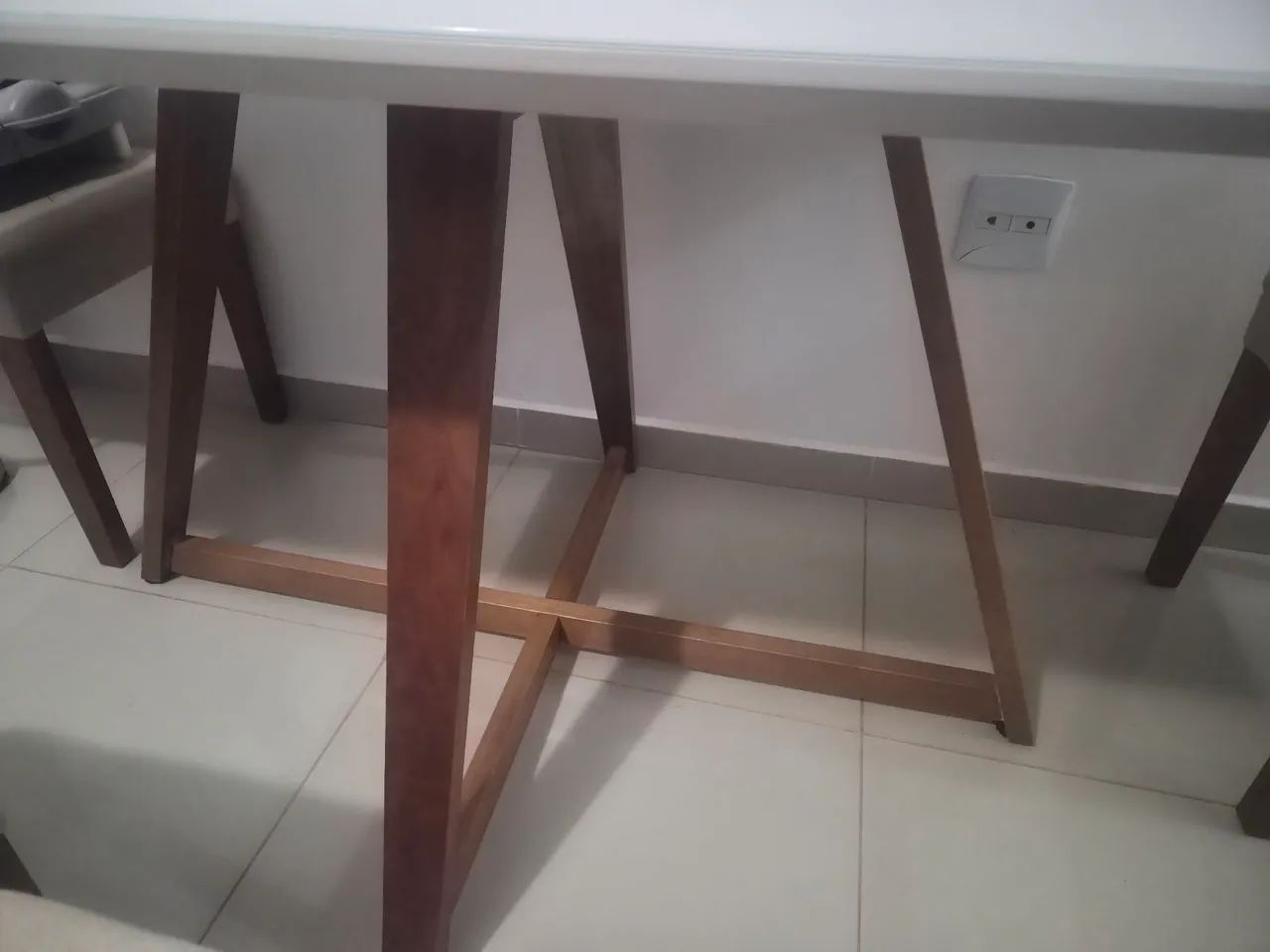 Mesa de Jantar Retangular c/ Vidro para 4 Lugares - Off White  - Foto 4