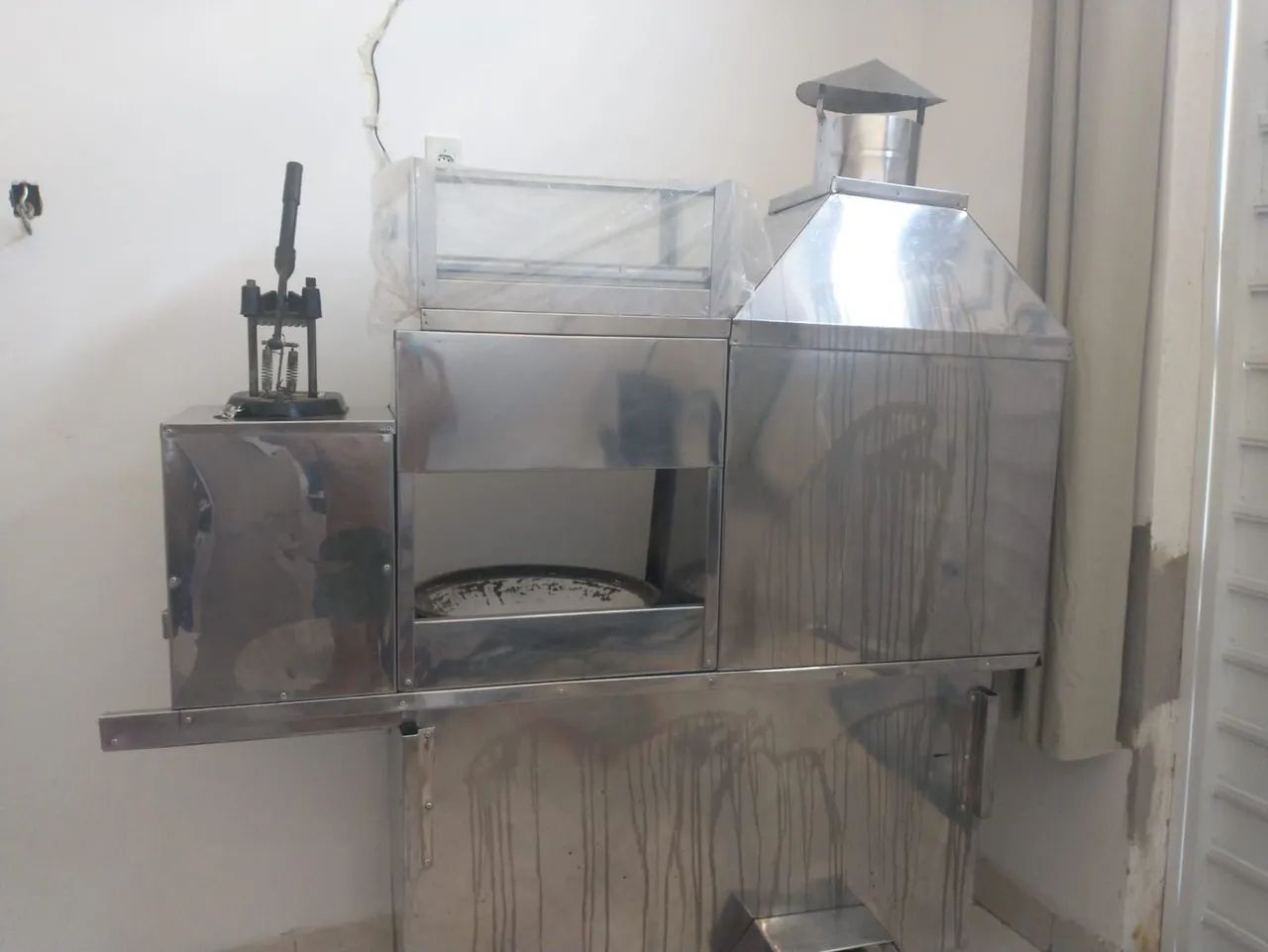 VENDO CARRO DE LANCHE 3 EM 1. ACOMPANHA BARRACA