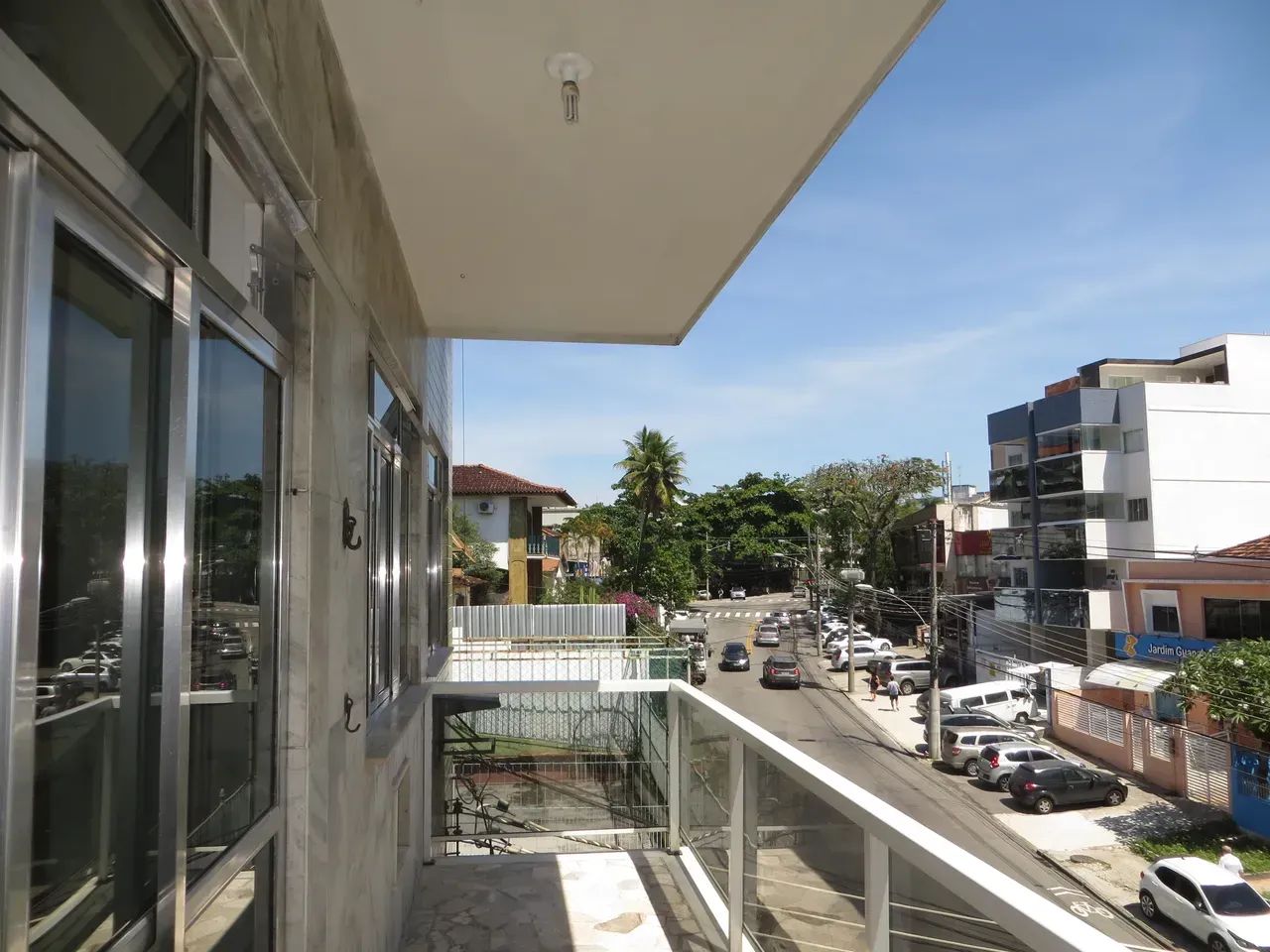 Ótimo 2 quartos, varanda, jardim guanabara, perto condução e comércio, elevador