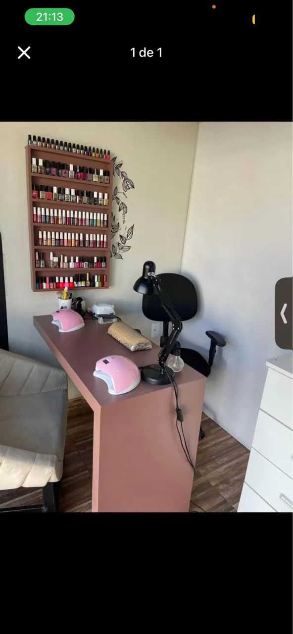 Mesa e expositor manicure 