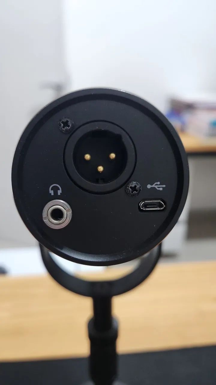 Microfone Shure MV7 em estado de novo! - Foto 2