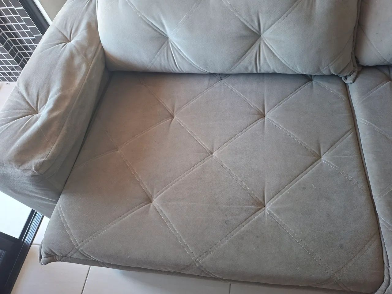 Vendo sofá retrátil e reclinável, tamanho 2, 30 m. Cinza. - Foto 2