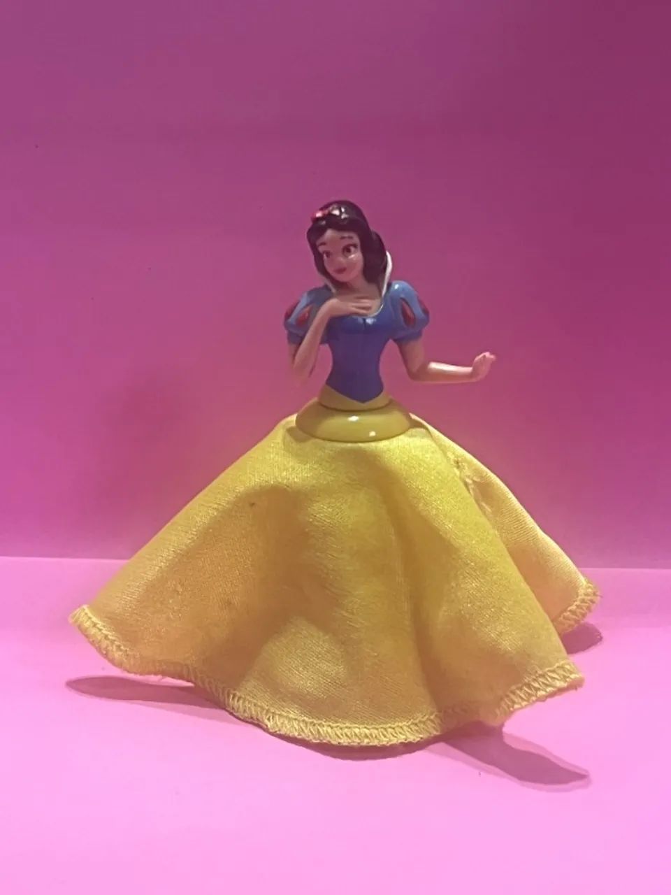 Boneca miniatura da  Branca de Neve