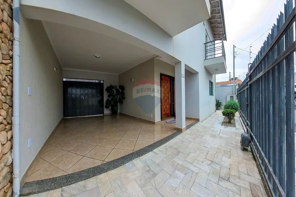 "Sobrado Moderno em Jardim Amália, Leme - 4 Quartos" - Foto 2