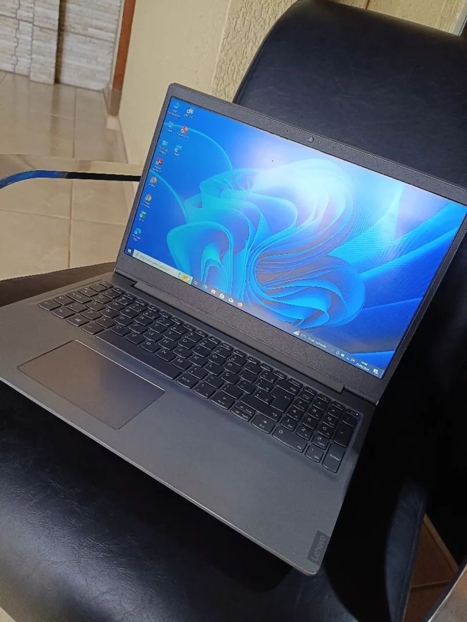 Urgente, notebook Lenovo usado pronto pra usar 