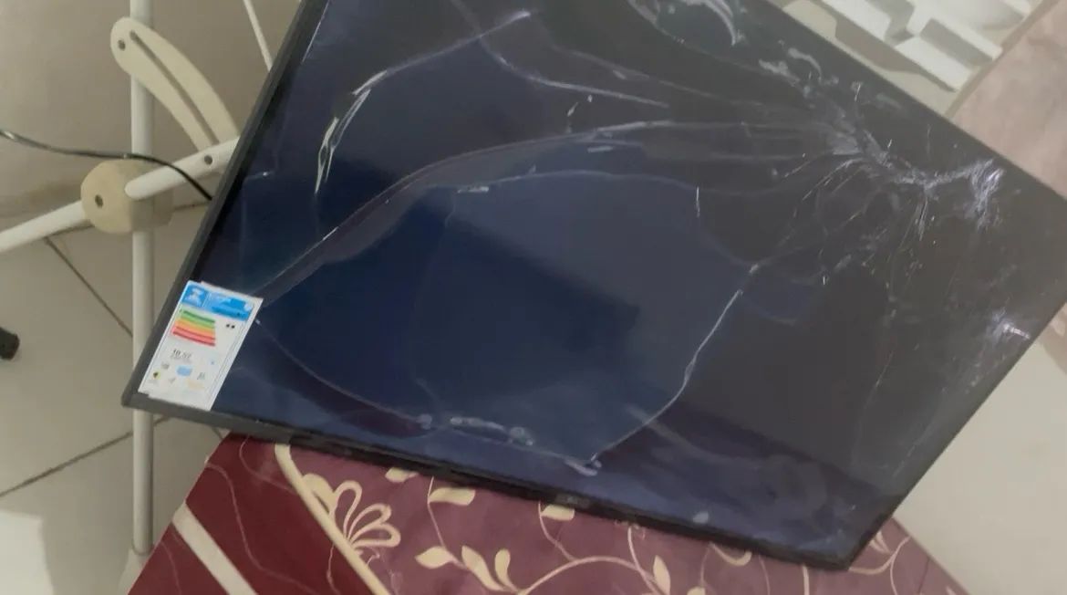 Smart Tv LG nova comprei na Amazon e a tela veio quebrada  - Foto 2