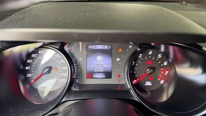 Fiat Cronos Precision 1.3 16V Flex Aut. 2023 - Foto 2