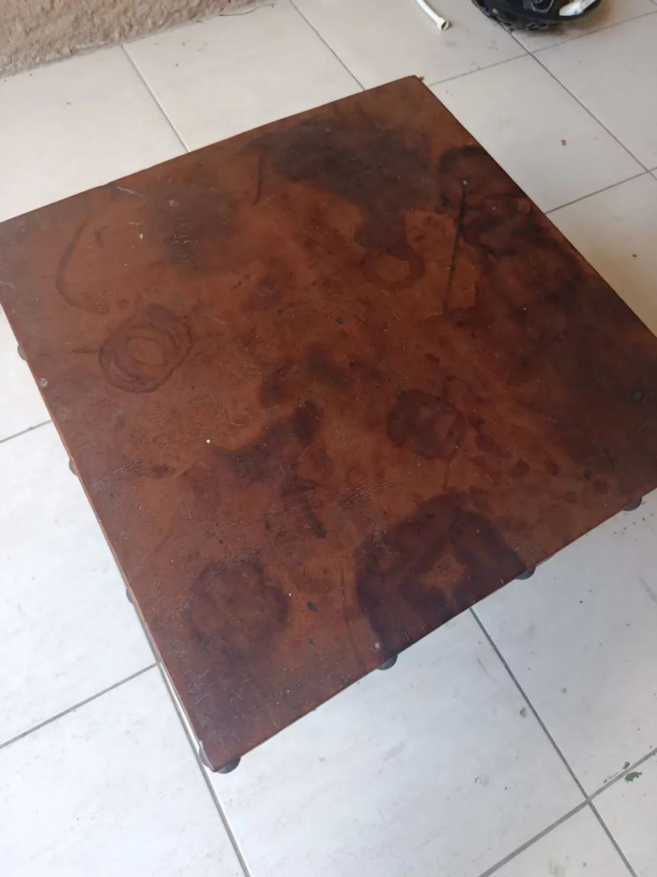 MESA DE CENTRO SE MADEIRA COM TAMPO DE COURO  - Foto 5