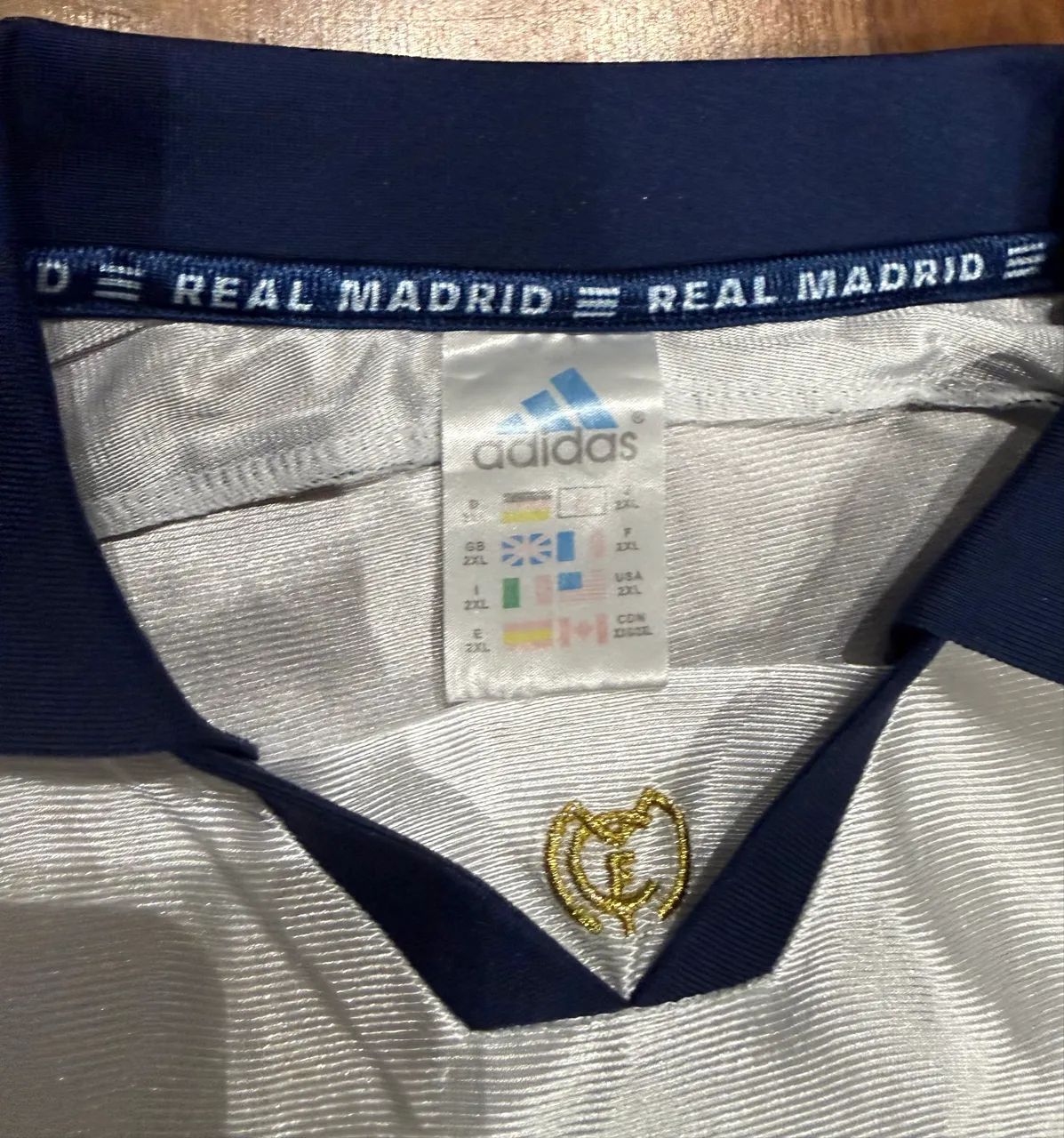 Camisa retrô  Real Madrid Teka impecável  - Foto 3