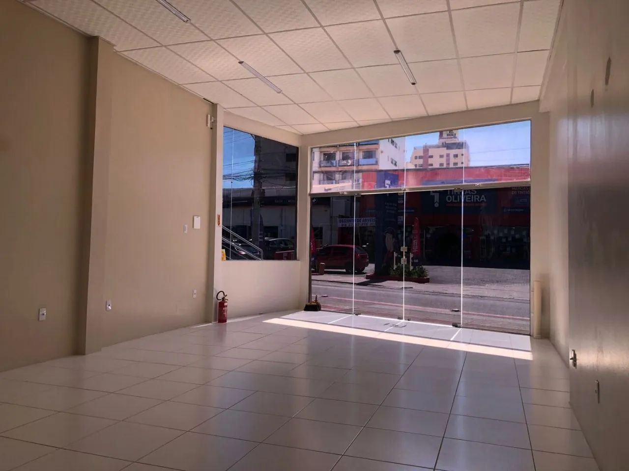 Locação! Loja em localização privilegiada no Bairro Estreito. - Foto 2