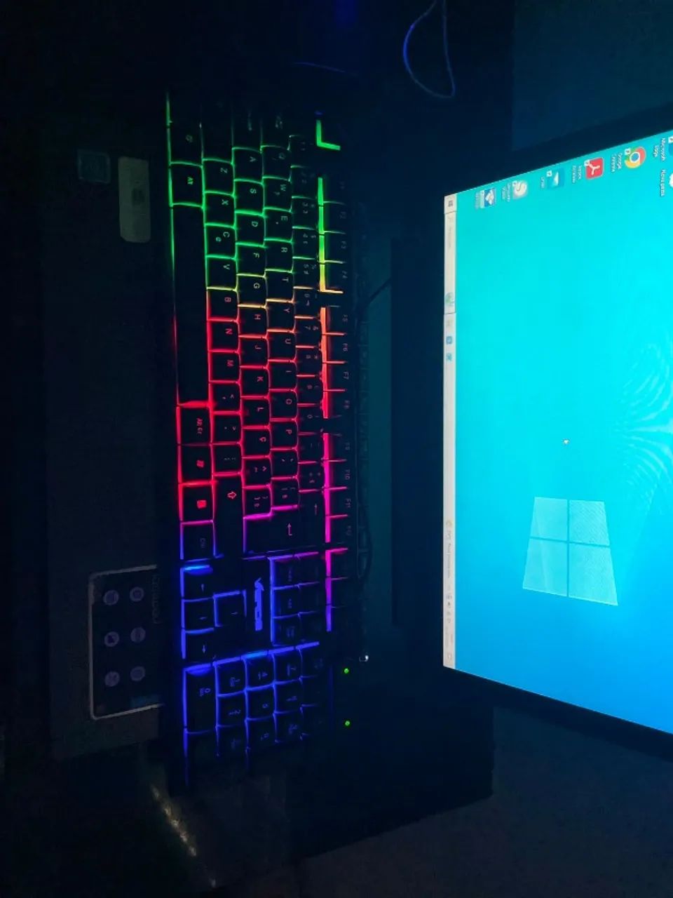 Teclado Gamer Com Iluminação Led RGB - Design Moderno - Foto 2