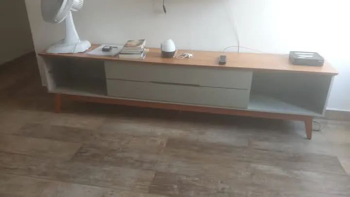 Rack em MDF com vidro