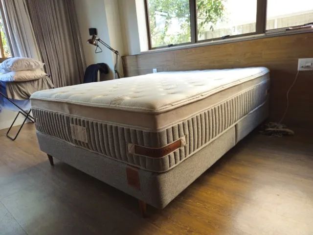 CAMA QUEEN SIMMONS LEGACY COM BOX - TOP DE LINHA - NA GARANTIA  - Foto 2