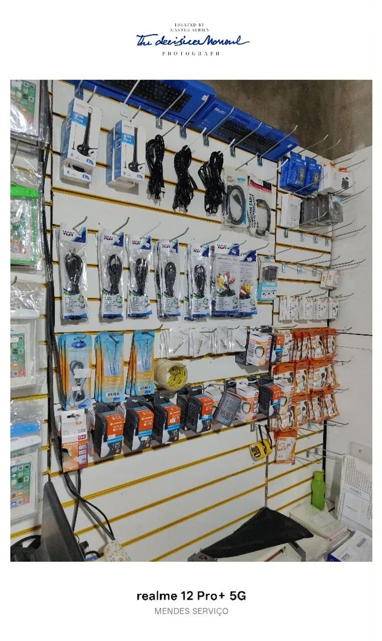 Loja de assistência técnica com produtos. E vitrines. - Foto 4