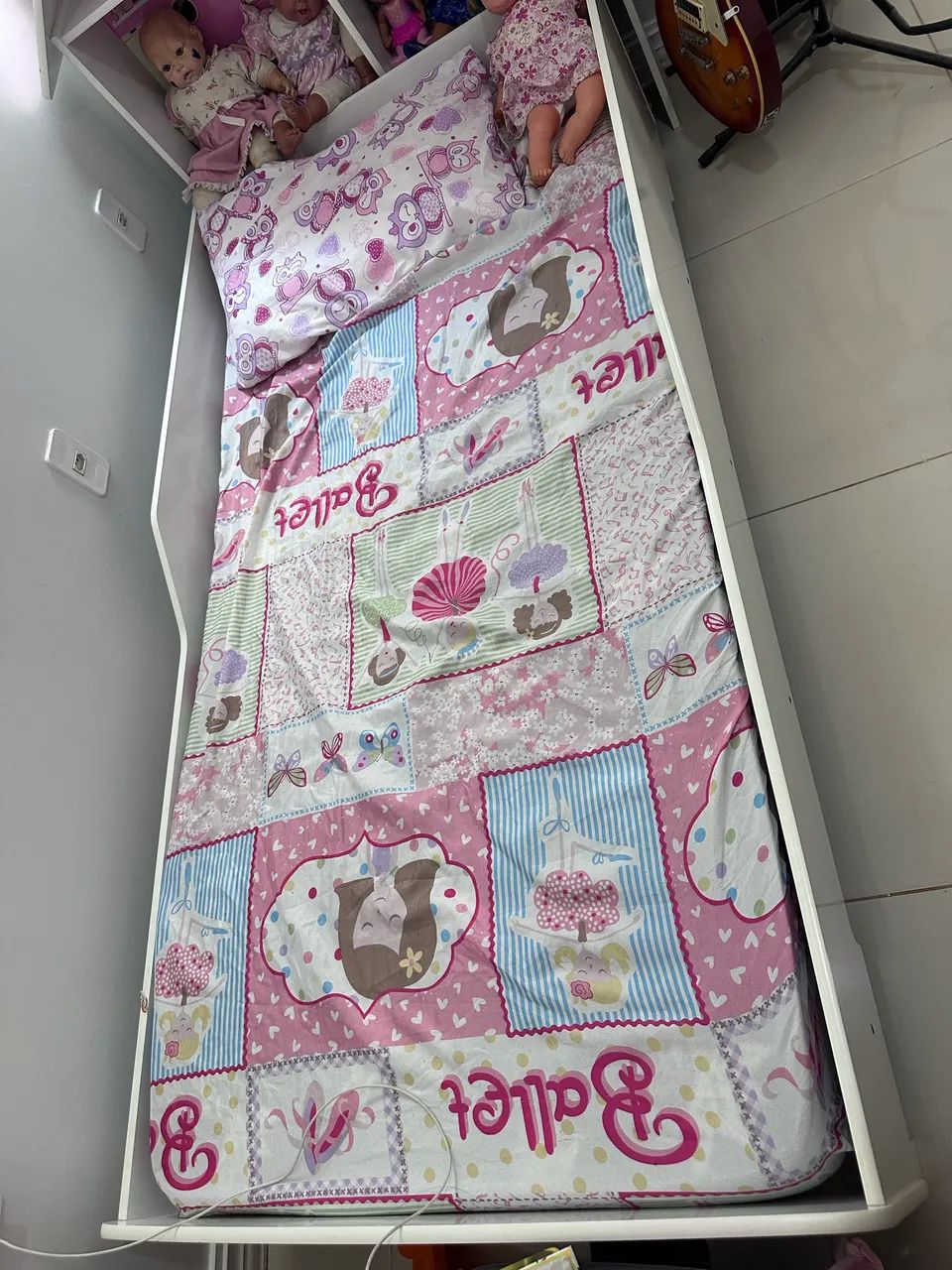 Vendo cama de criança (não vai com colchão )  - Foto 3