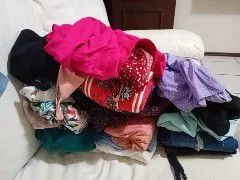 Lote de roupas 71 peças  - Foto 4