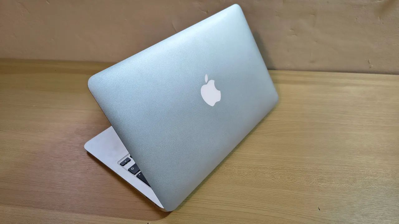 Macbook Air 11 core i5 bateria nova - Foto 2