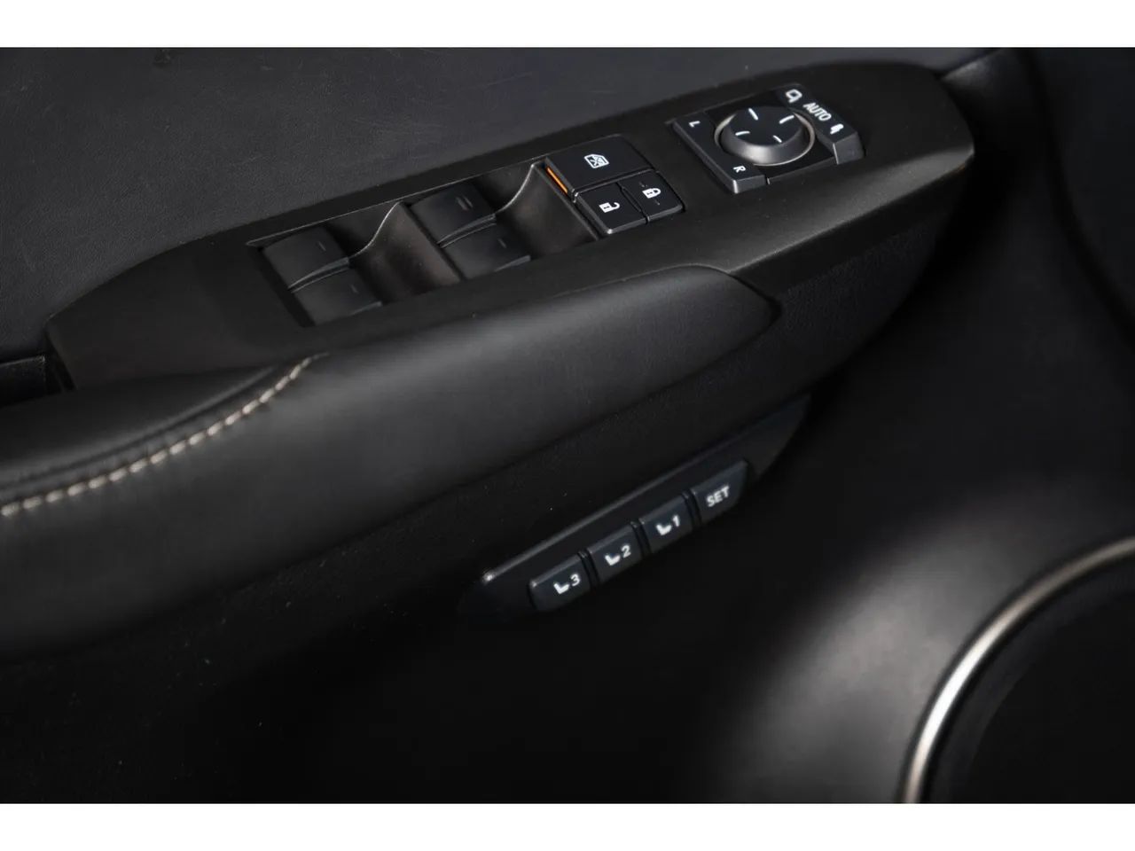 Lexus NX-200t F-sport 2.0 16V 238cv Aut., foto 17 de 20
