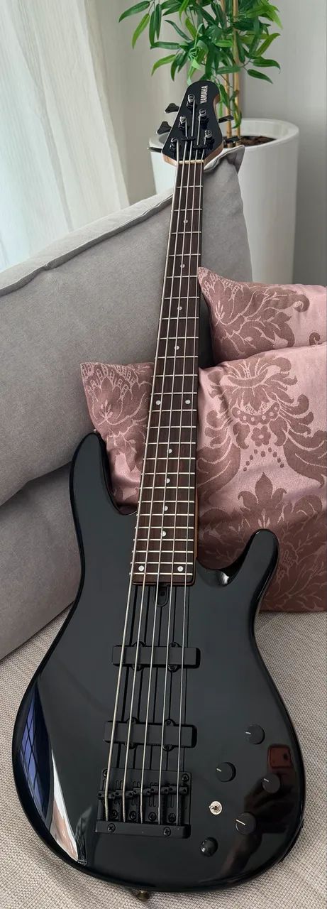Baixo Yamaha BB605 up black  - Foto 3
