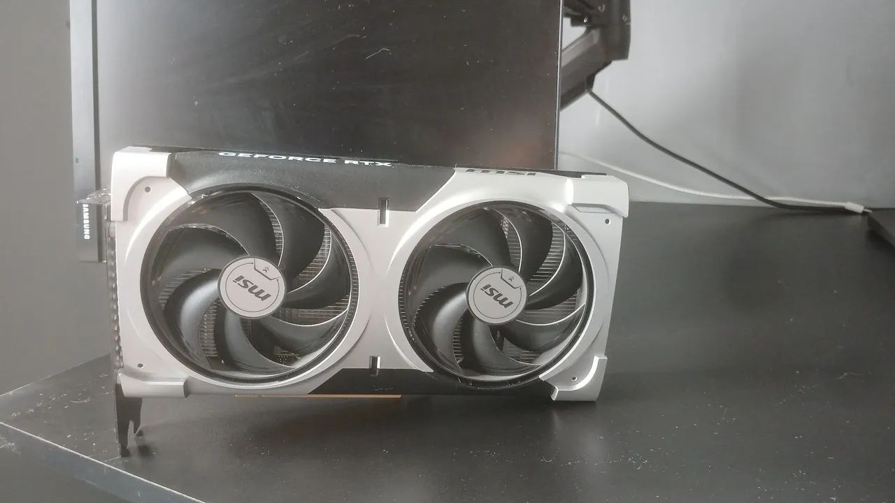 RTX 5060TI 8Gb - Foto 2